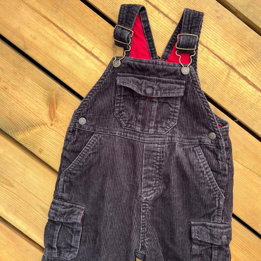 Oshkosh smækbukser i fløjl og med foer. Str. 2 år